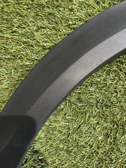 MODANATURA PARAFANGO ANT DX PER PEUGEOT 2008 Serie 9825736680 (19>)