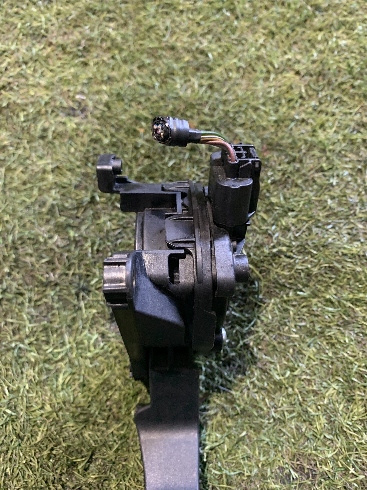 PEDALE ACCELERATORE PER RENAULT CAPTUR 2013-2019 180029347R