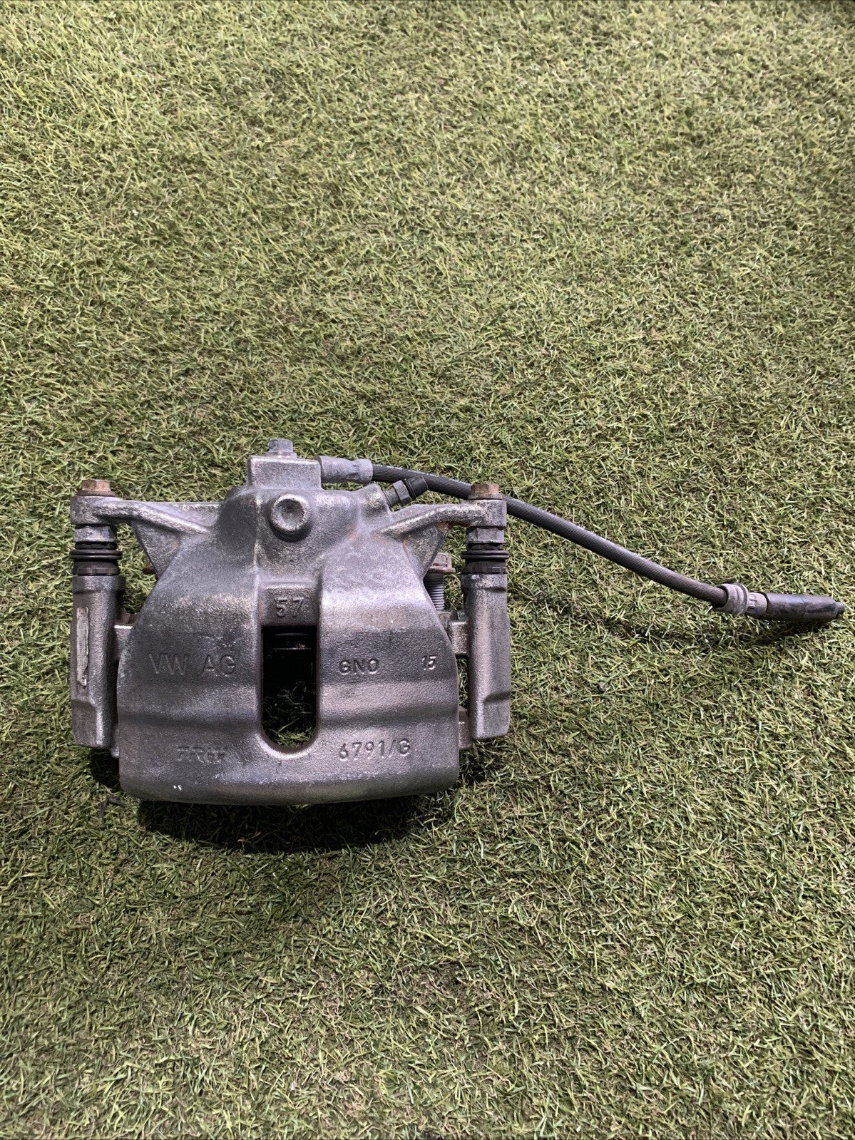 Pinza Freno Anteriore Sinistra Volkswagen T-Roc 2023 1.0 Benzina 8V0615123 (2)