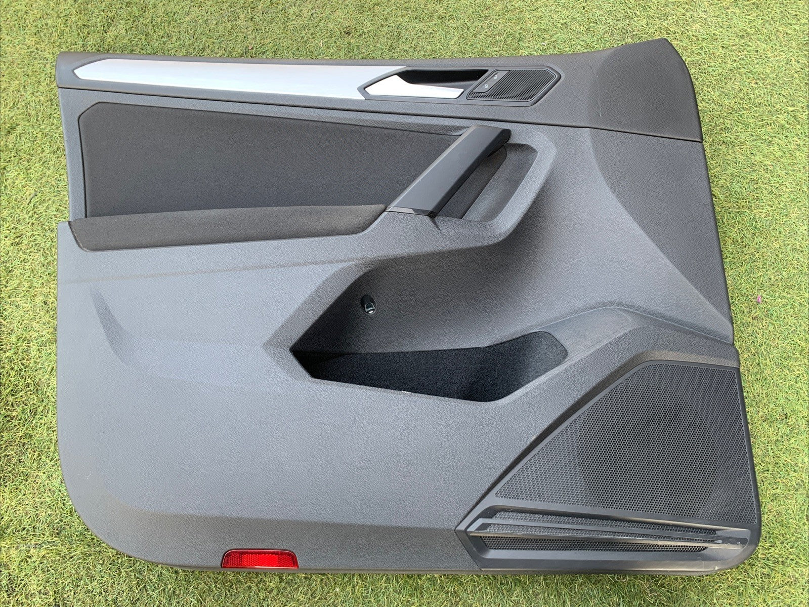 Pannello Porta Interno Anteriore Sinistro Volkswagen Tiguan Dal 2016 5NB867011