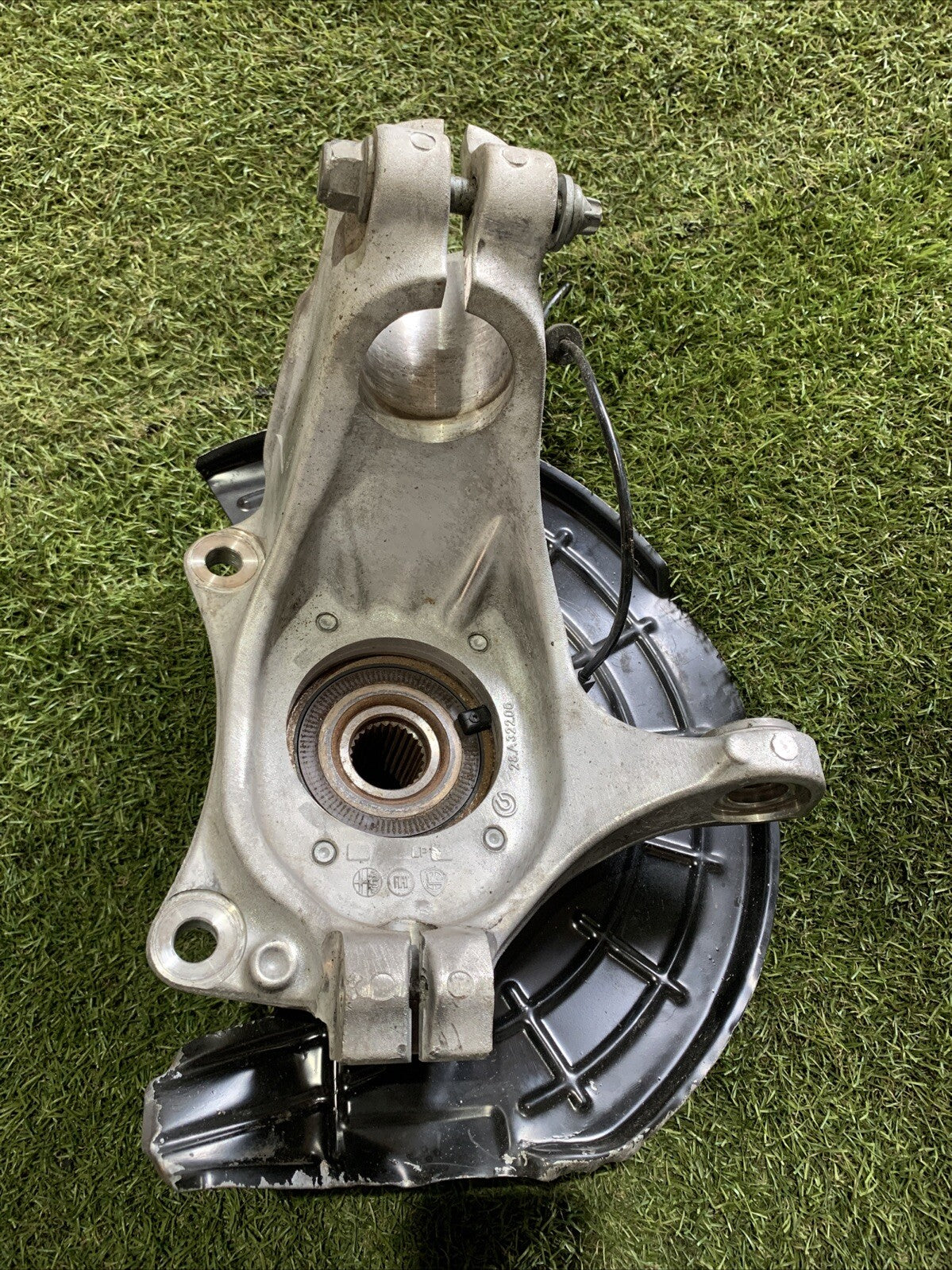 FUSELLO MOZZO MONTANTE ANTERIORE DESTRO ALFA ROMEO GIULIETTA 2.0 50514556 (2)