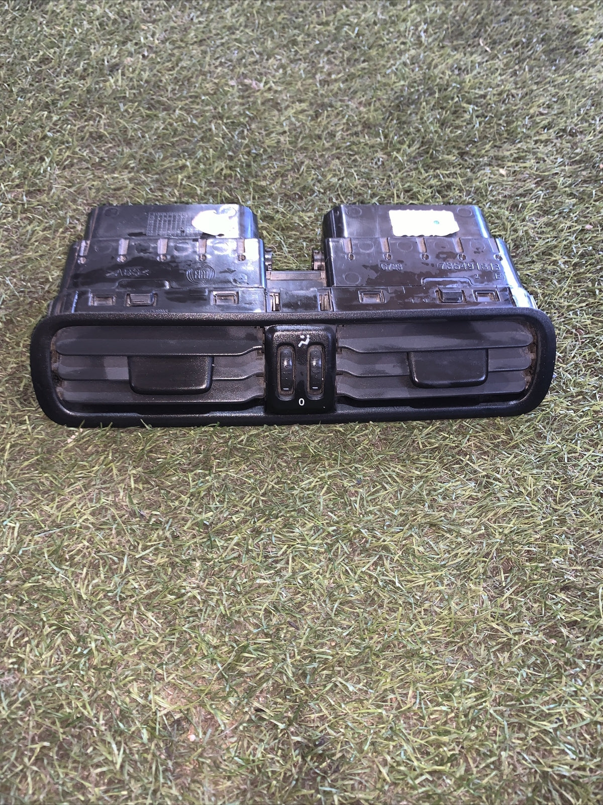 BOCCHETTA ARIA CENTRALE FIAT NEW PANDA 2013  DAL 2012 AL 2019 Cod. 735491813