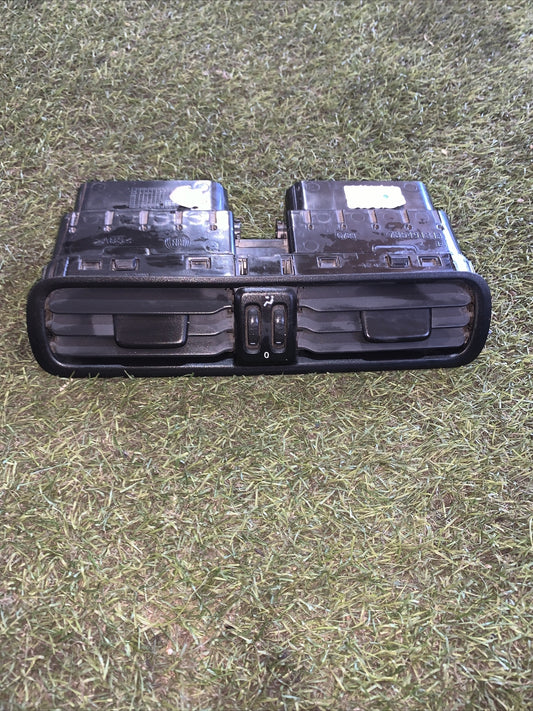 BOCCHETTA ARIA CENTRALE FIAT NEW PANDA 2013  DAL 2012 AL 2019 Cod. 735491813