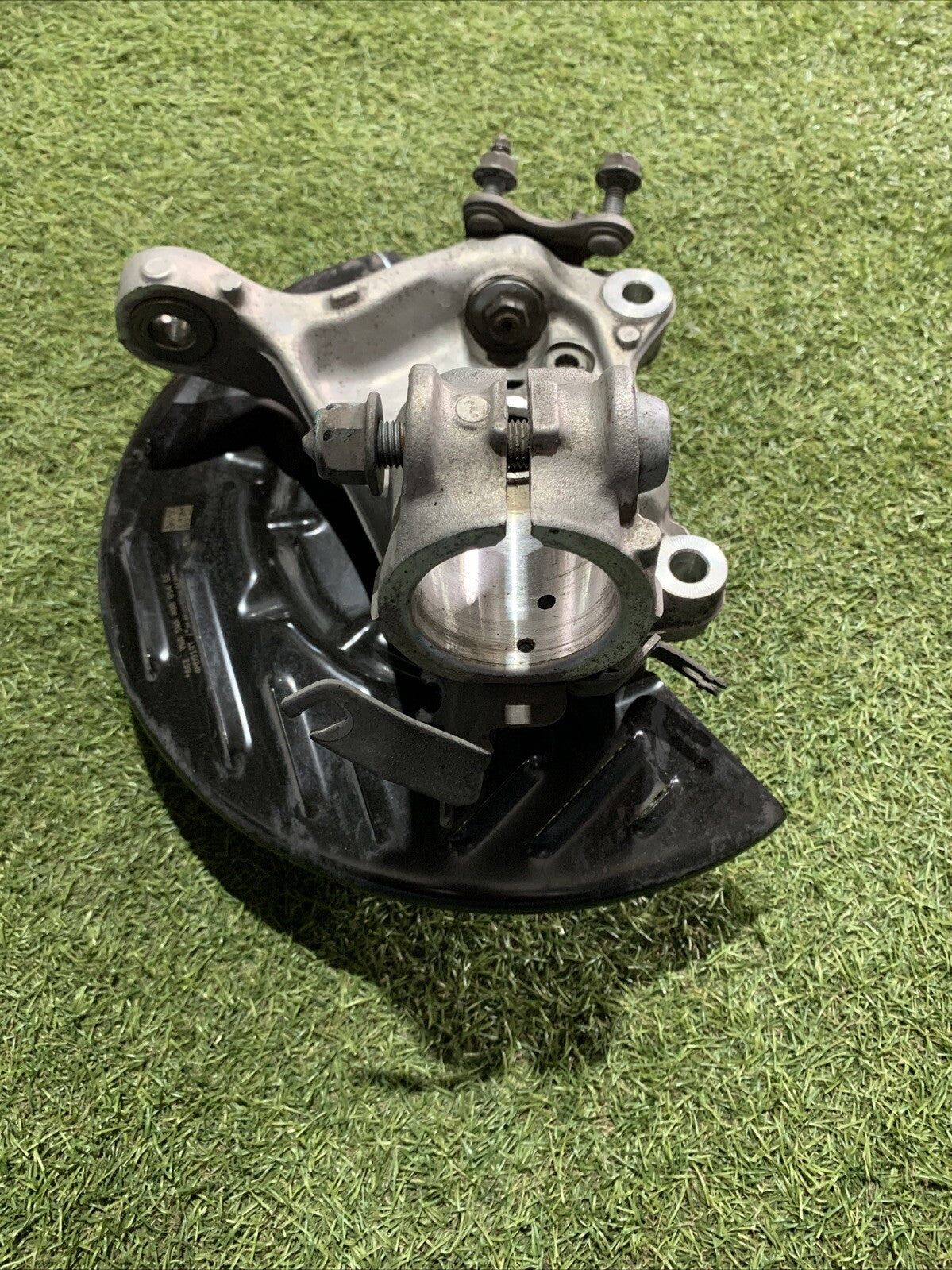 Mozzo Montante Fusello Anteriore Destro Volkswagen Golf 8R 2.0 Benzina