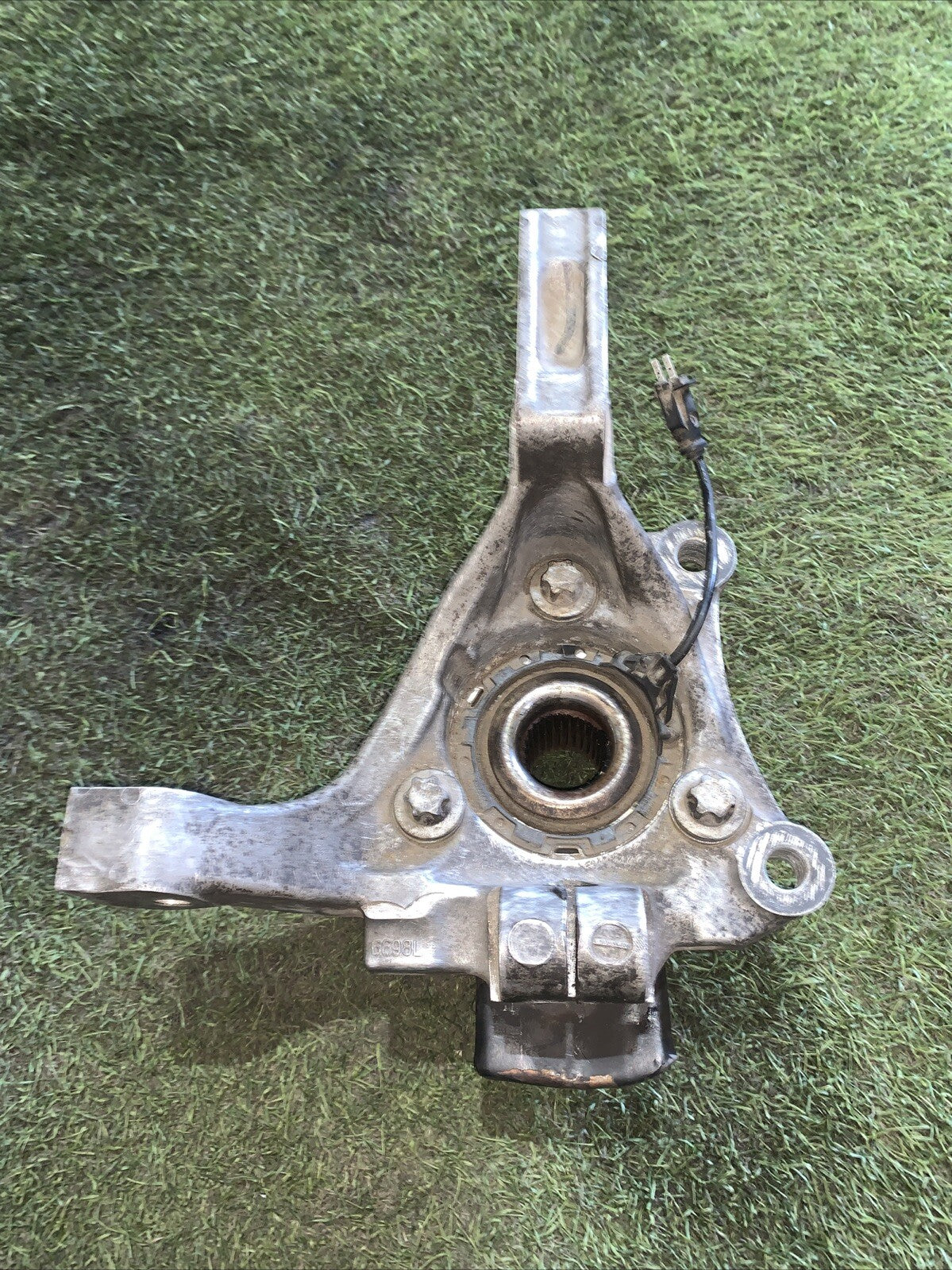 MOZZO MONTANTE FUSELLO 51789815 ANTERIORE SINISTRO FIAT CROMA  DA 2005-2011 1.9