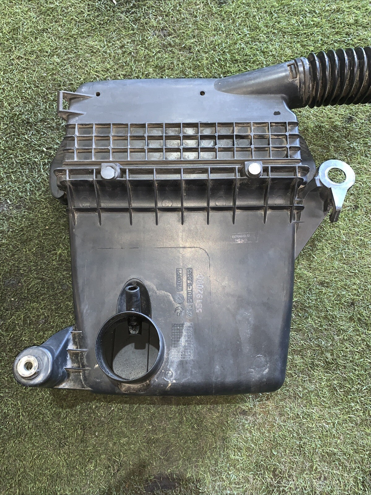 BOX SCATOLA FILTRO ARIA FIAT Panda 2° Serie 55192000 1.2 Benzina (2)