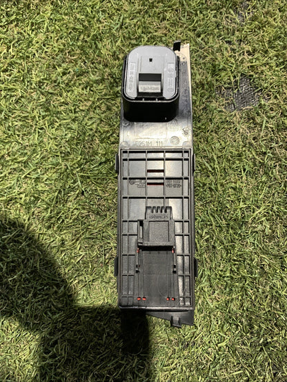 Pulsantiera Alzavetro Anteriore Sinistra Audi A1 2010-2017 8U0959851
