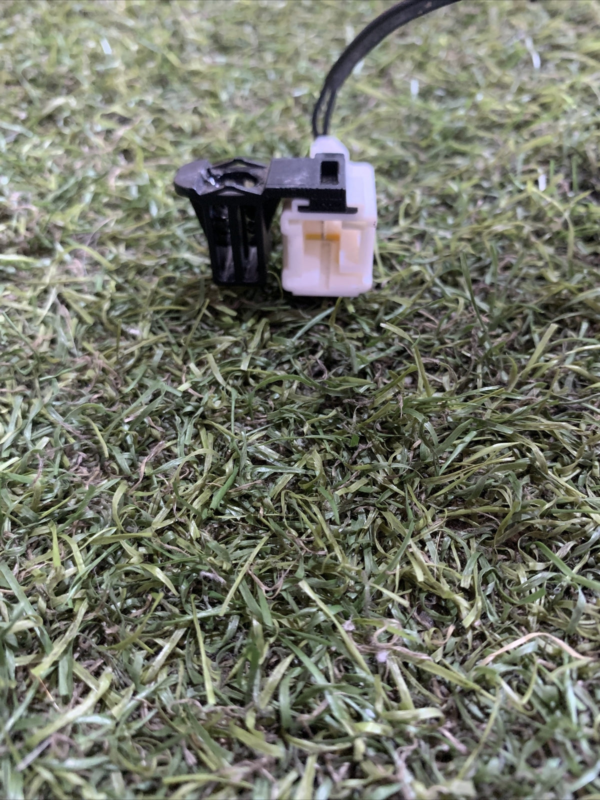 AGGANCIO CINTURA DI SICUREZZA POST SX CENTRALE FIAT 500X (334) , 735641550