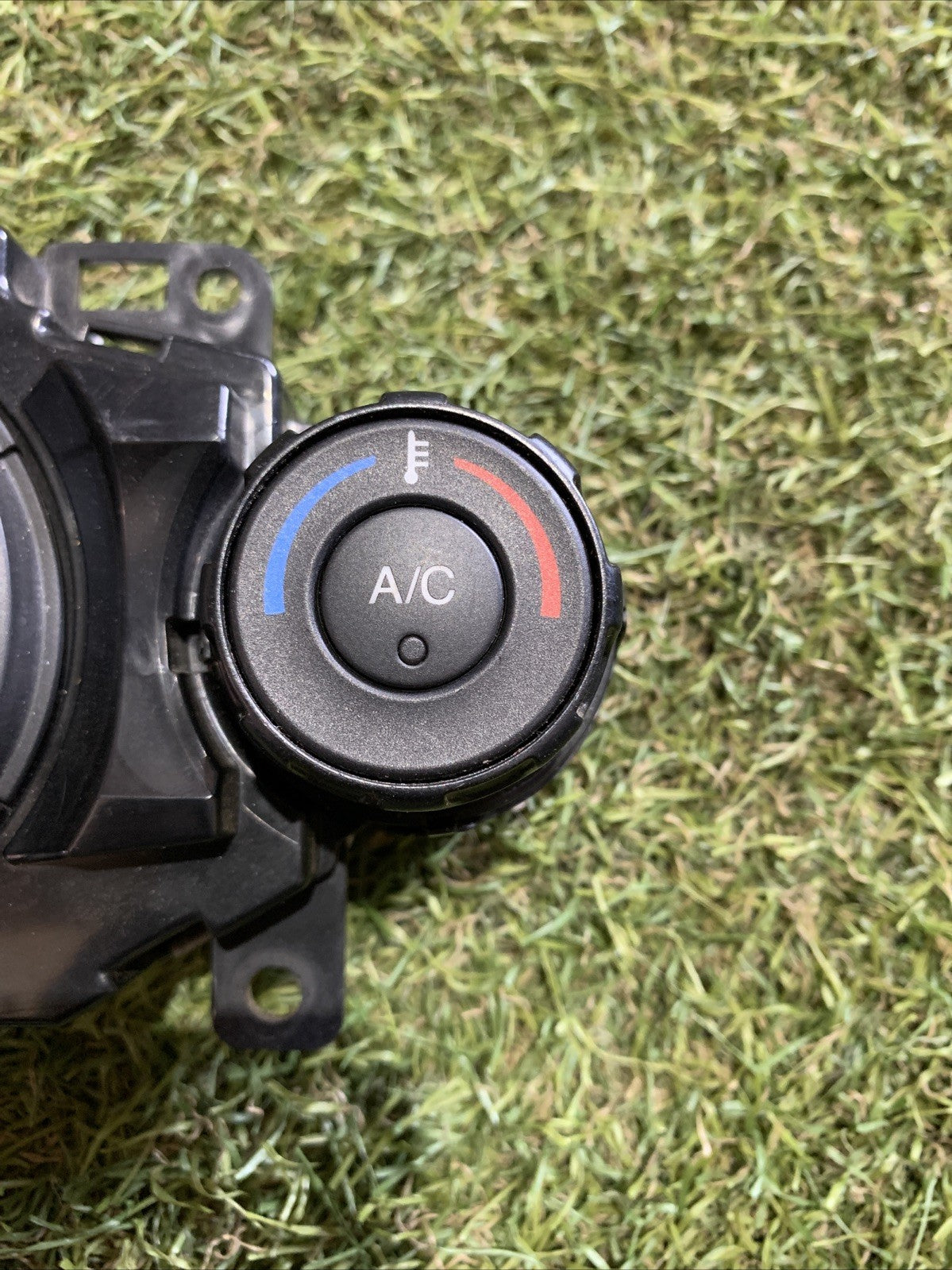 8A6T-18C612-AJ CENTRALINA GRUPPO DI COMANDO CLIMATIZZATORE FORD FIESTA 2010