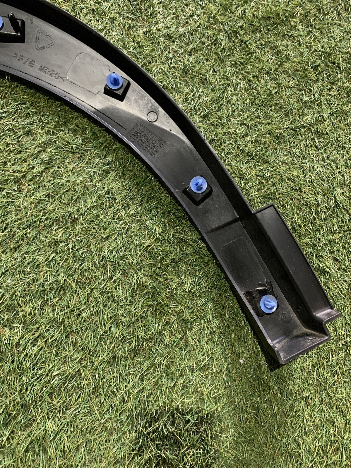 MODANATURA PARAFANGO POST SX PER PEUGEOT 2008 Serie 9825736780 (19>)