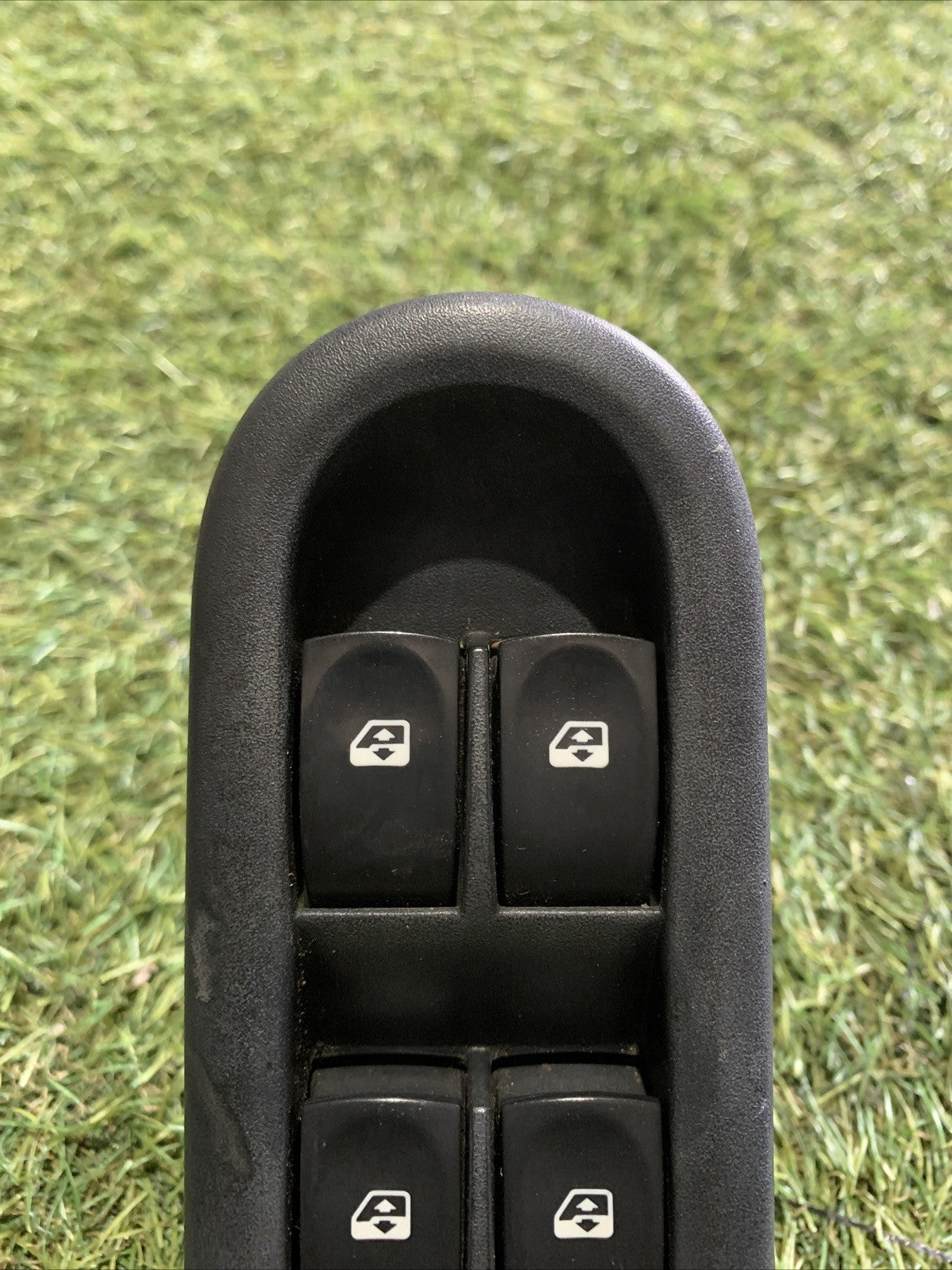 PULSANTIERA ANTERIORE SINISTRA PER RENAULT Clio Serie 8200356541 (04>08)