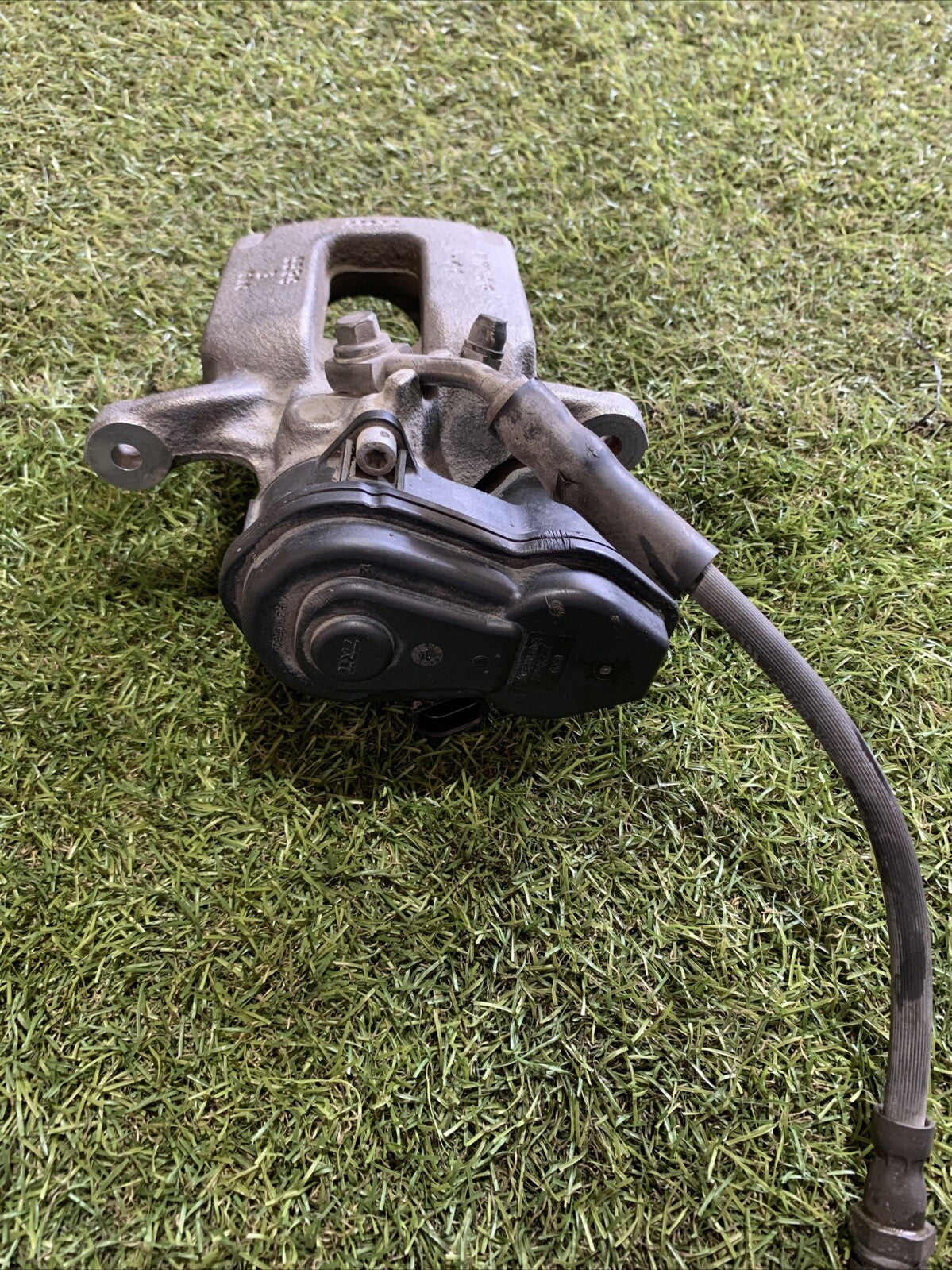 Pinza Freno Elettrico Posteriore Destra Audi Q3 2016 8U0615404B (2)