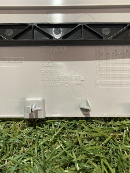 RIVESTIMETO / MODANATURA SPECCHIETTO INTERNO VOLKSWAGEN T-CROSS Cod : 2GM868438B