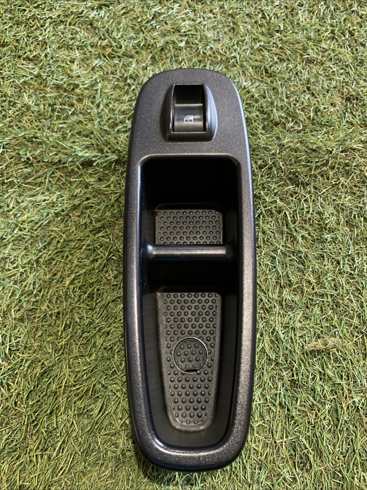 PULSANTIERA ANTERIORE DESTRA PER FIAT 500 L 2018 7356631960