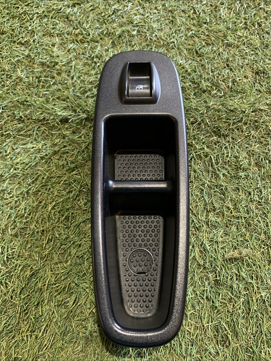 PULSANTIERA ANTERIORE DESTRA PER FIAT 500 L 2018 7356631960