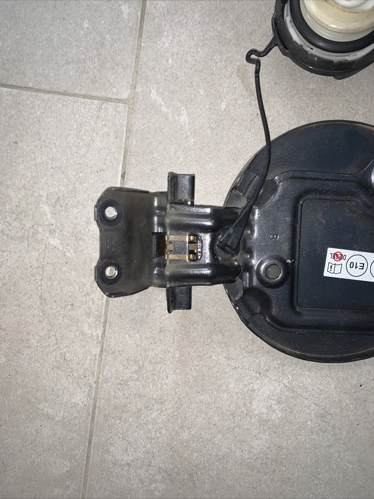 SPORTELLINO TAPPO SPORTELLO SERBATOIO TOYOTA YARIS 1.5 B HYBRID 2018