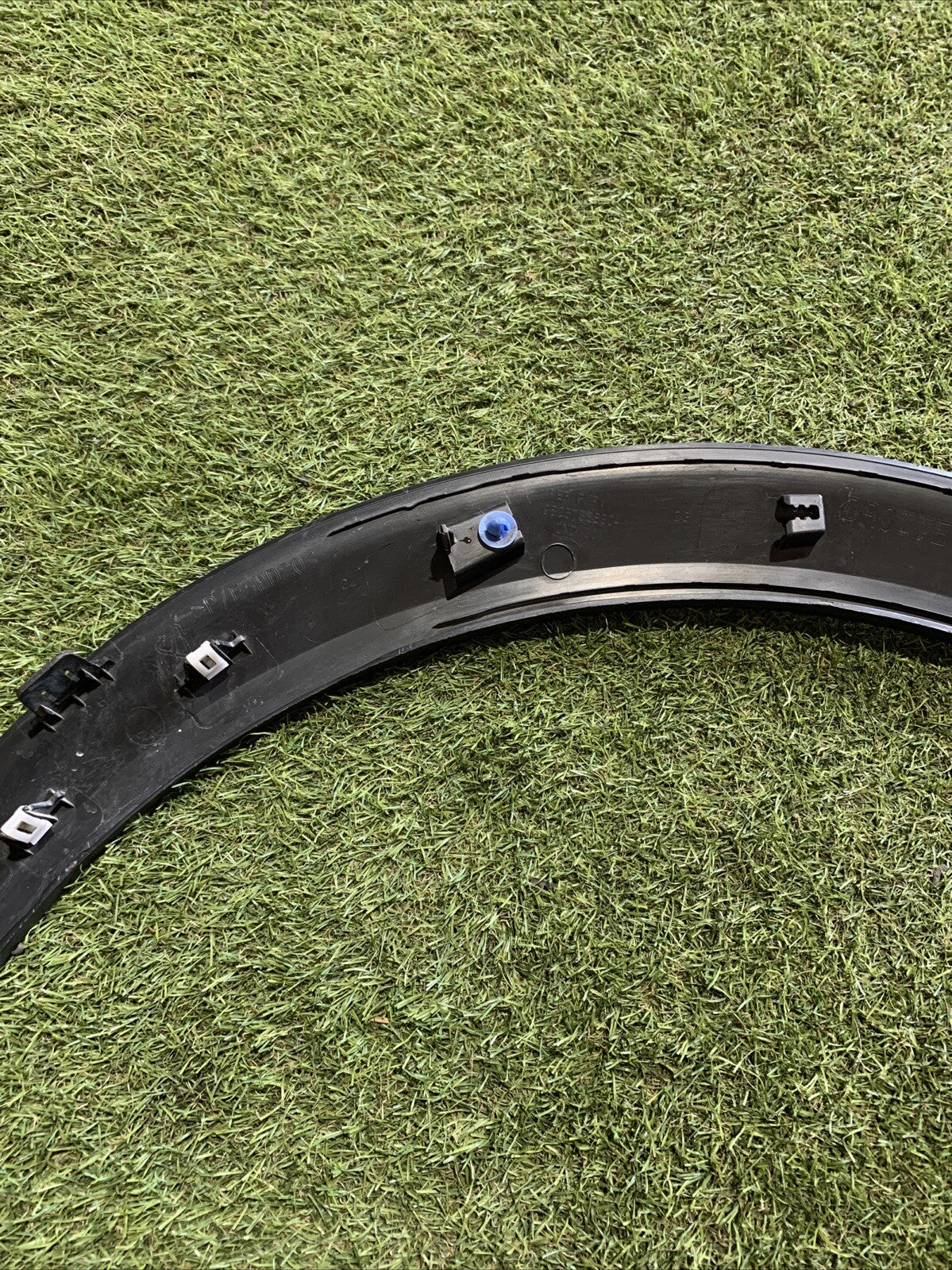 MODANATURA PARAFANGO ANT DX PER PEUGEOT 2008 Serie 9825736680 (19>)