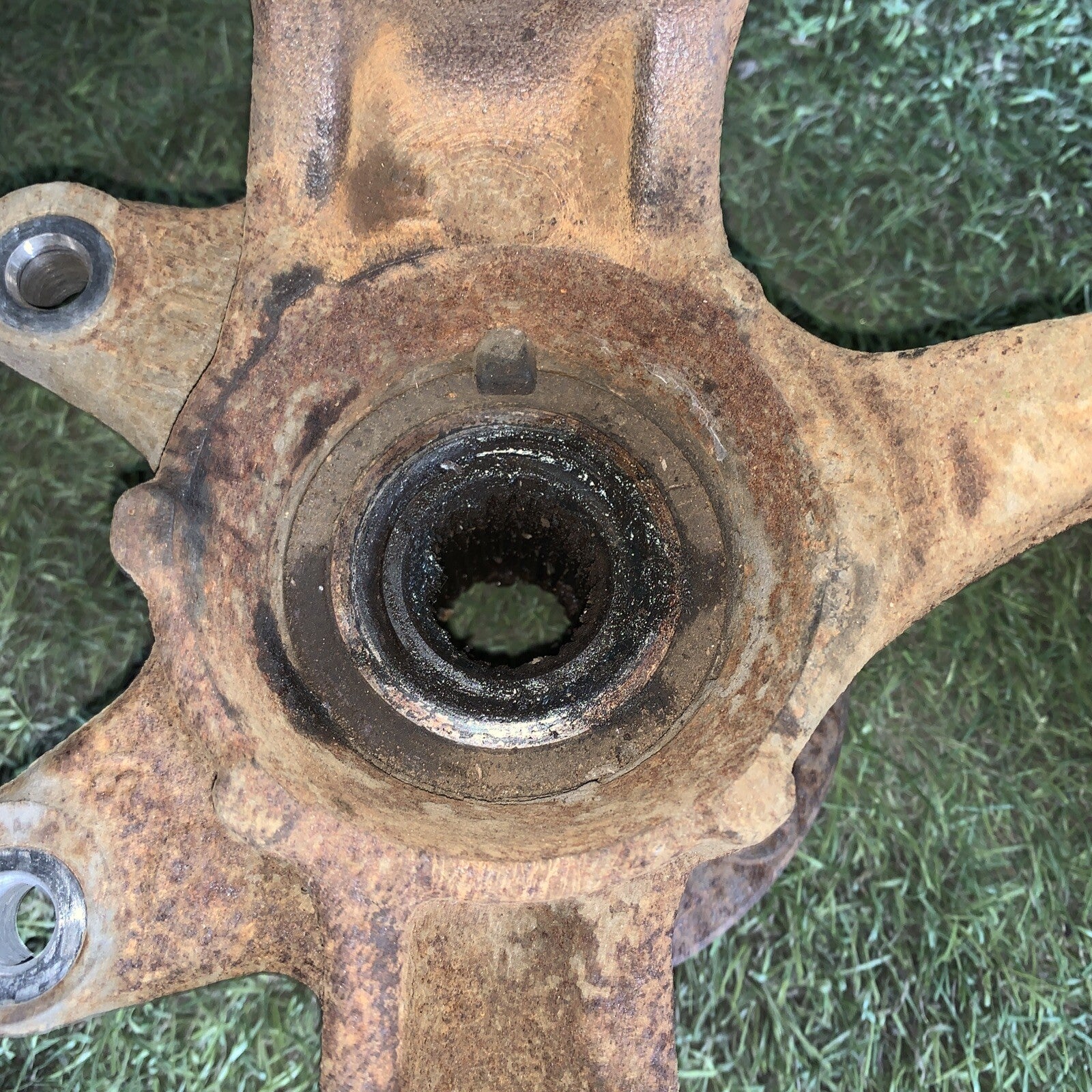 Mozzo montante fusello anteriore Dx per Ford Fiesta 1.4  Diesel (2005)