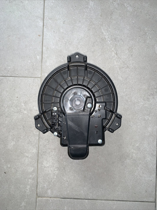 MOTORINO VENTOLA STUFA TOYOTA YARIS 1.5 IBRIDA  2018 10n13