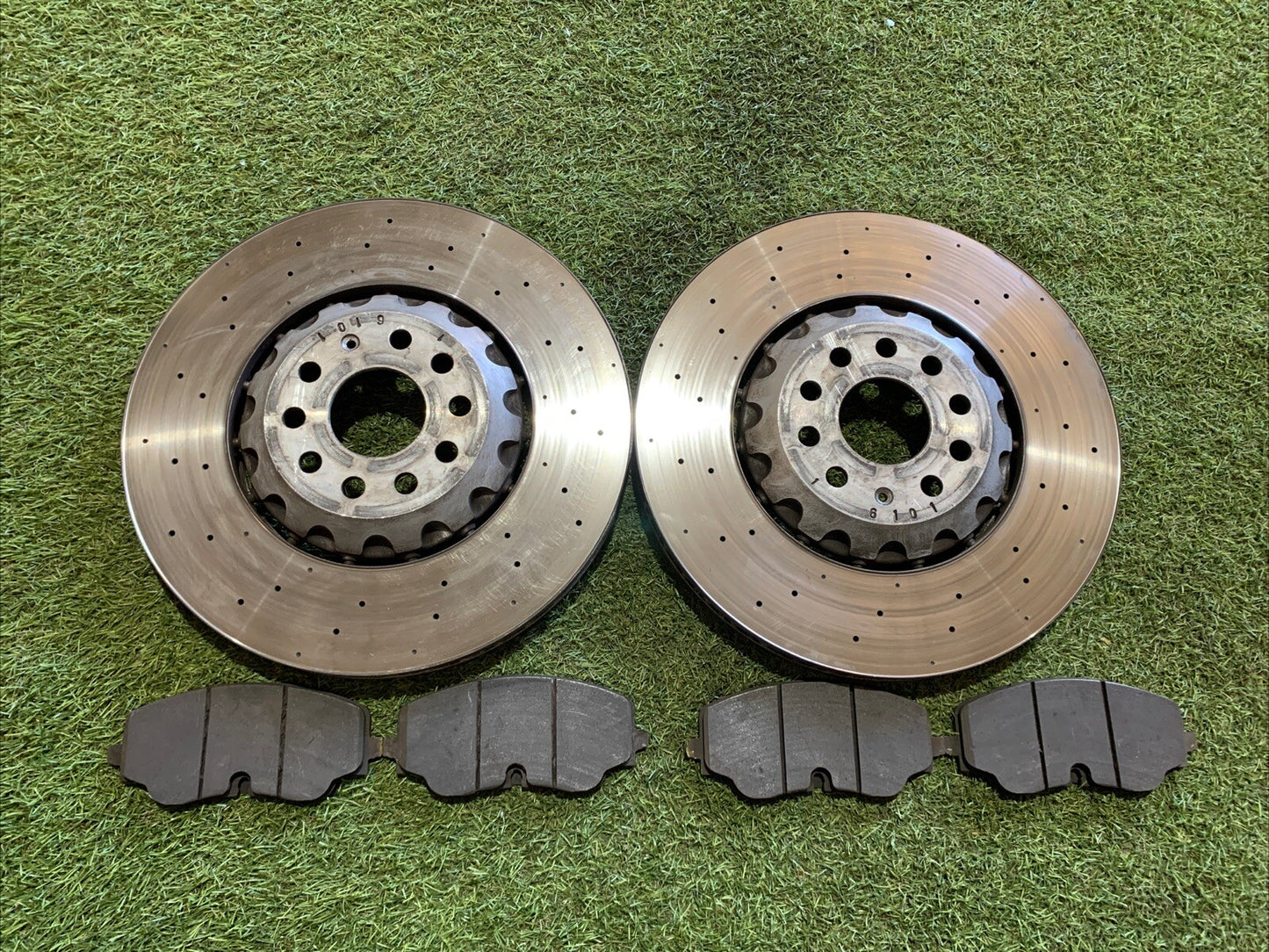 Dischi E Pastiglie Freno Anteriori Volkswagen Golf 8R