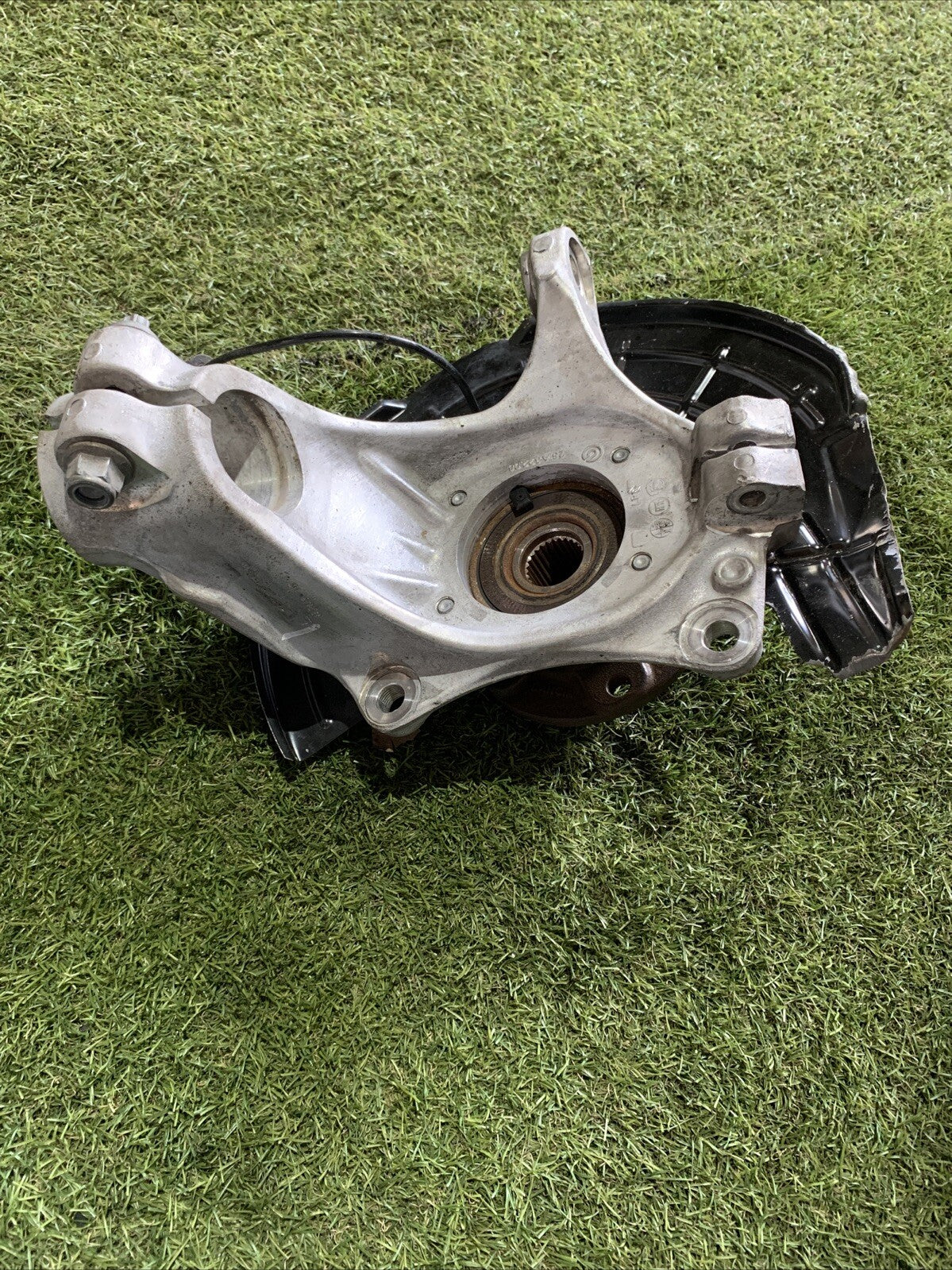 FUSELLO MOZZO MONTANTE ANTERIORE DESTRO ALFA ROMEO GIULIETTA 2.0 50514556 (2)