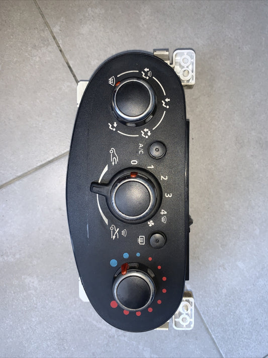 Clima Manuale Dacia Sandero Cod: A42303400