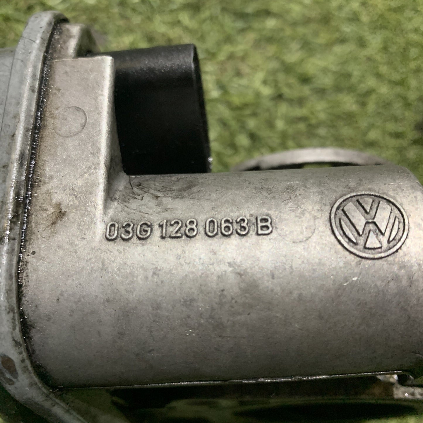 Corpo farfallato valvola VOLKSWAGEN PASSAT 2.0 tdi codice ricambio: 03G128063B