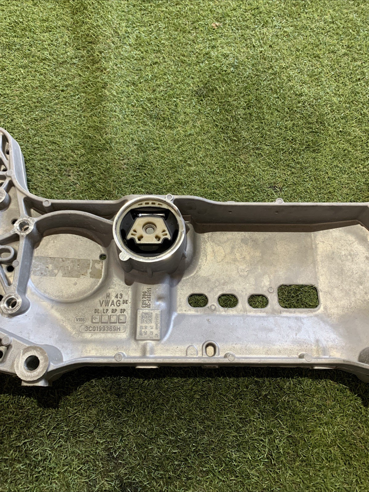 CULLA MOTORE/ASSALE ANTERIORE AUDI Q3 8UB 3C0199369H (2011-2020)