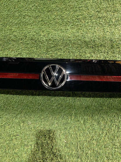 FANALE STOP CENTRALE PORTELLONE POSTERIORE  VOLKSWAGEN T-CROSS 2022 2GM827577J