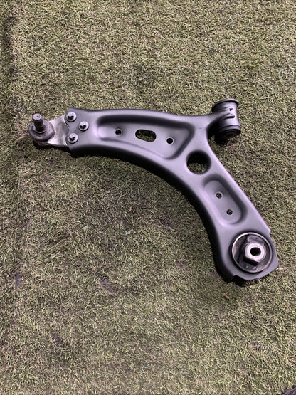 BRACCIO OSCILLANTE ANTERIORE SINISTRO PER FIAT 500 X Serie 51961341 (15>)