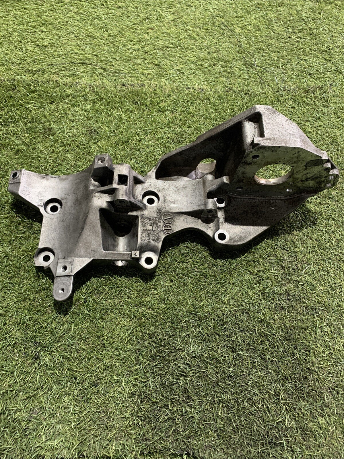 Supporto Alternatore Audi A3 8P 2.0 Diesel 170CV 03L903143D