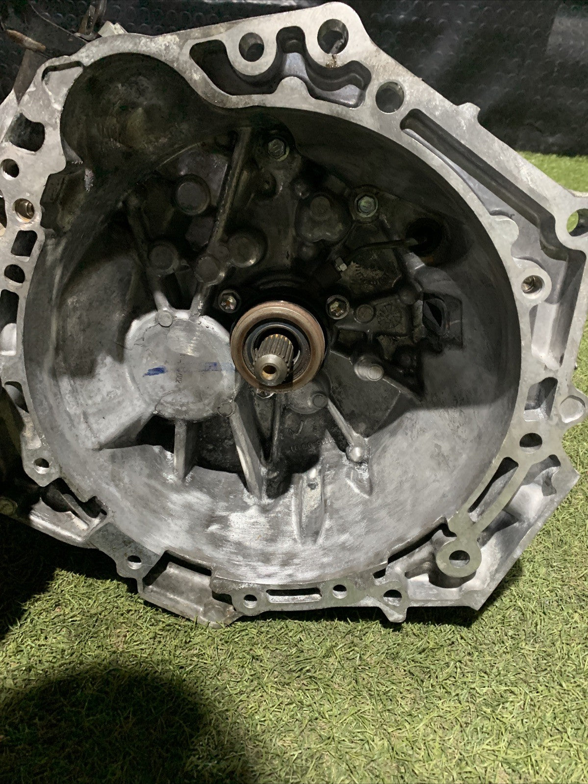 CAMBIO MANUALE TOYOTA YARIS III 3 SERIE 1.5 BENZINA 6M 2018 303000D510