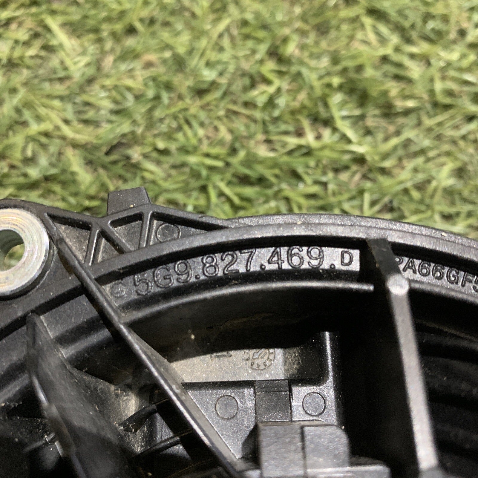 MANIGLIA PORTELLONE COFANO POSTERIORE VOLKSWAGEN VW GOLF 7 VII 5G9827469D