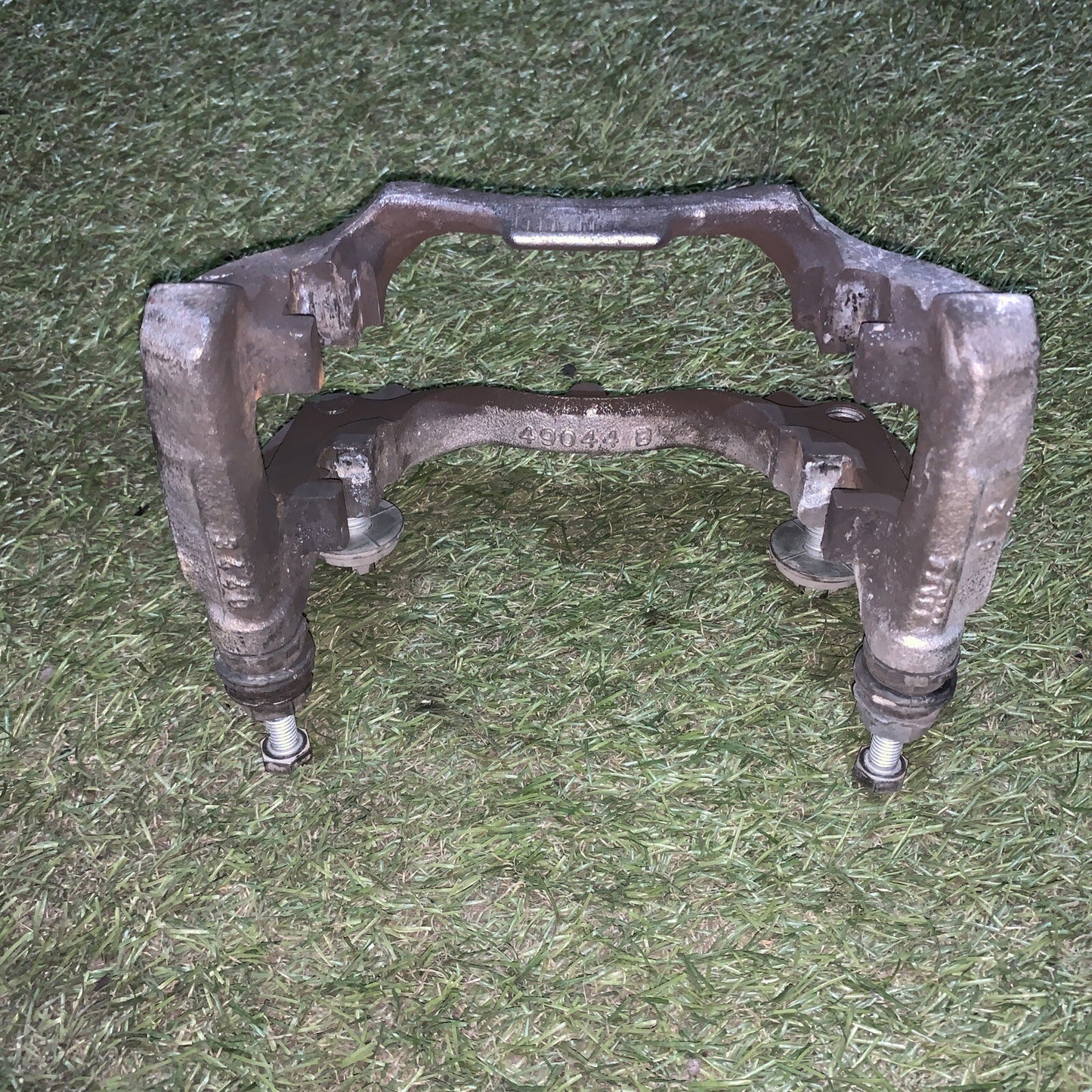 PORTA PINZA FRENO ANTERIORE Destra BMW Serie 1 F40 54/24/307 (19) 1378149