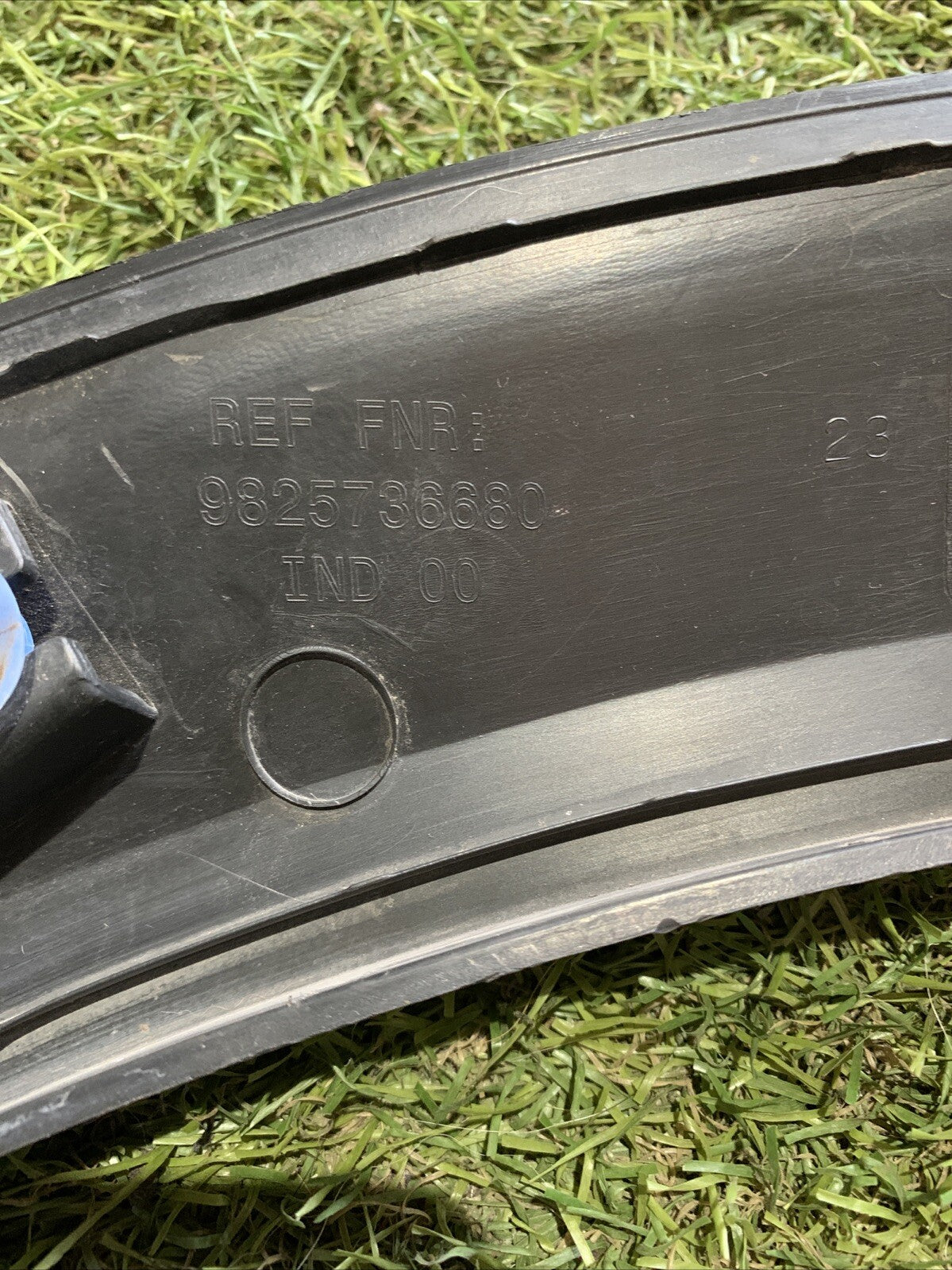 MODANATURA PARAFANGO ANT DX PER PEUGEOT 2008 Serie 9825736680 (19>)