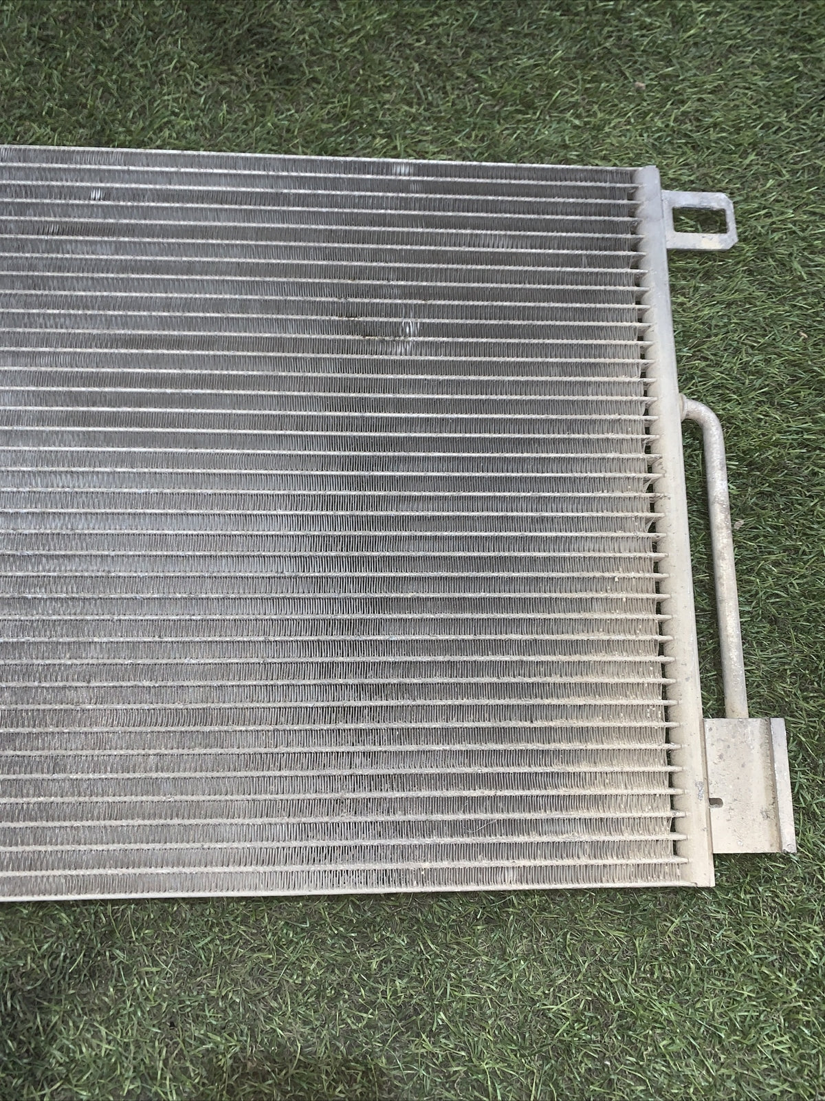 CONDENSATORE ARIA CONDIZIONATA FIAT GRANDE PUNTO 55700406 1.2 BENZINA (2)