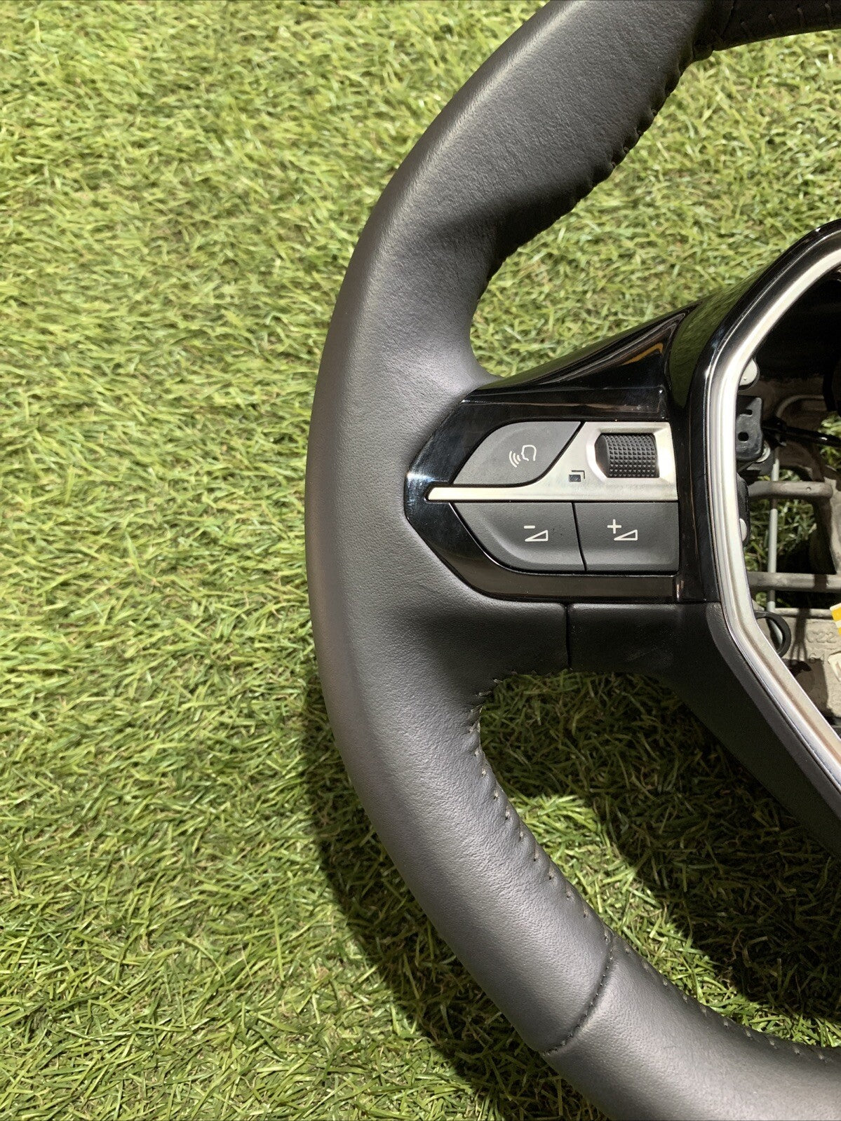 Volante Sterzo Peugeot 208 2022 Come Nuovo