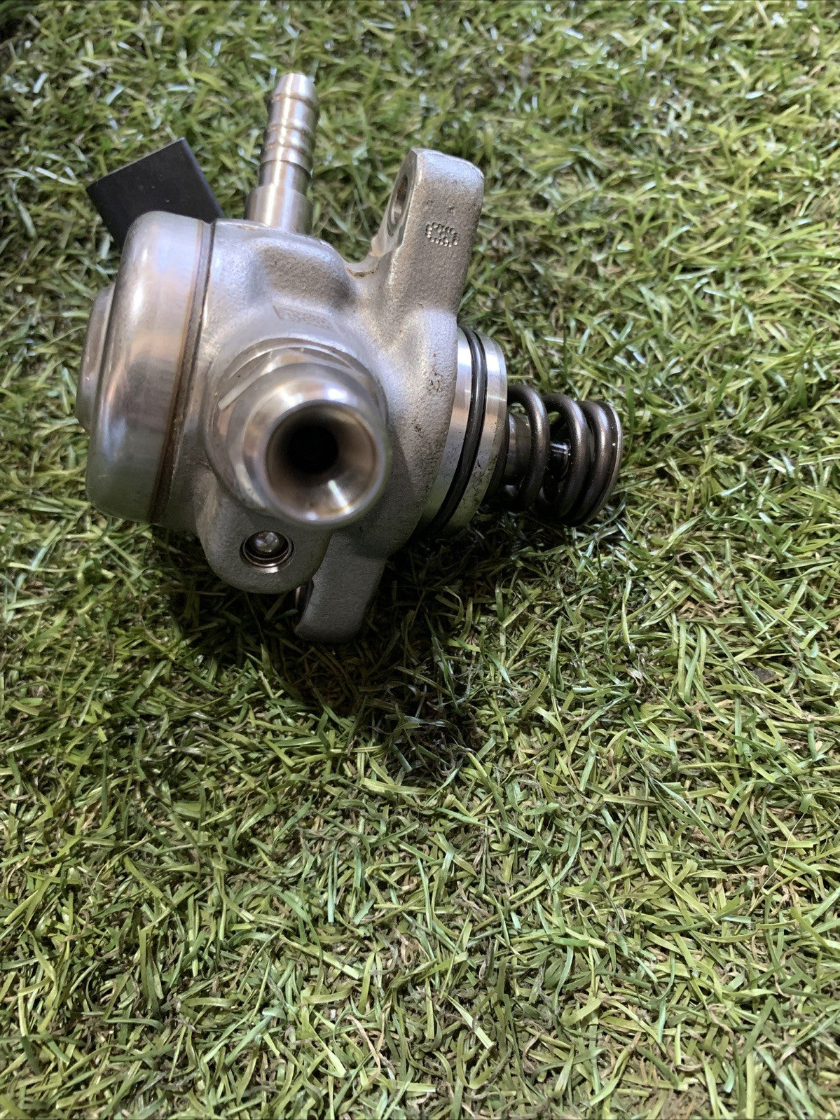 Pompa Iniezione Carburante Volkswagen T-Roc 1.0 Turbo Benzina 04E127027R DKR