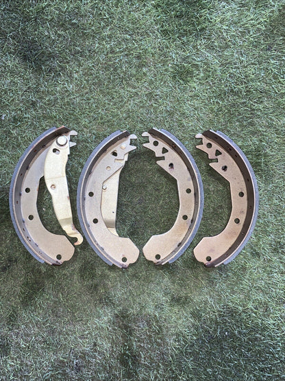 Kit ganasce freno Posteriore per OPEL VECTRA A REKORD E KADETT D MANTA