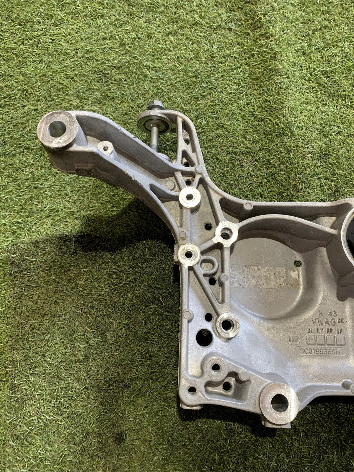 CULLA MOTORE/ASSALE ANTERIORE AUDI Q3 8UB 3C0199369H (2011-2020)