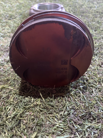 Pistone Motore Volkswagen Polo 2024 1.0 benzina DKL 04C107065AT (2)