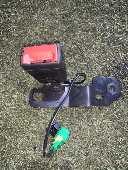 735641549 AGGANCIO CINTURA DI SICUREZZA POSTERIORE DX FIAT 500 X