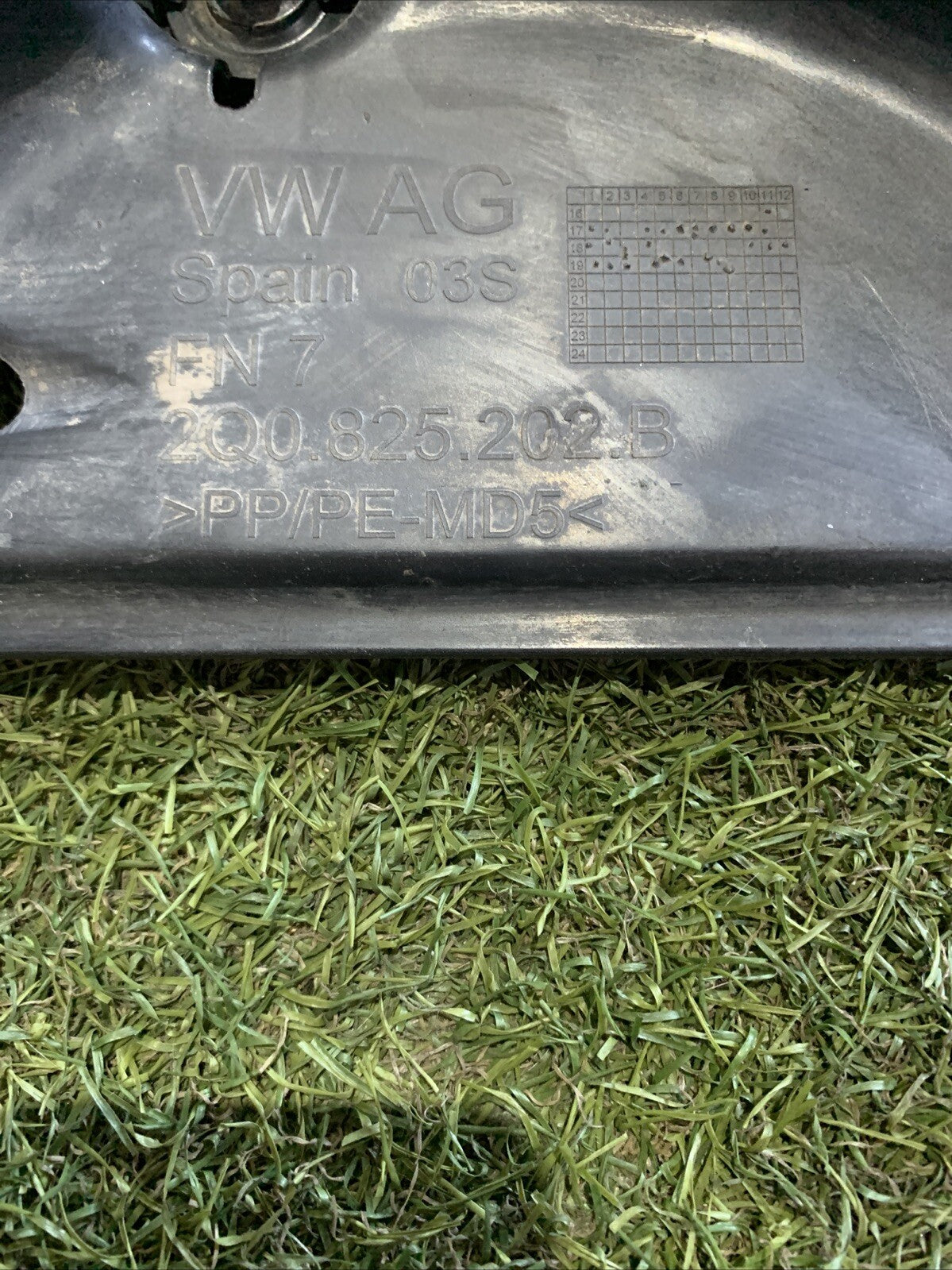 Sotto Piano Motore Sotto Scocca Destra Volkswagen T-Cross 2Q0825202B