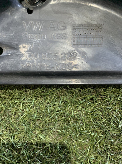 Sotto Piano Motore Sotto Scocca Destra Volkswagen T-Cross 2Q0825202B