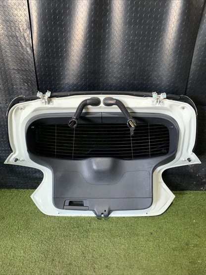 PORTELLONE COFANO BAULE POSTERIORE MERCEDES CLASSE A W176 DAL 2012 AL 2018 (2)