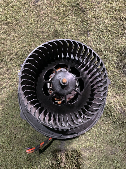 MOTORINO VENTILAZIONE ABITACOLO VOLKSWAGEN T-Roc 5Q1819021F