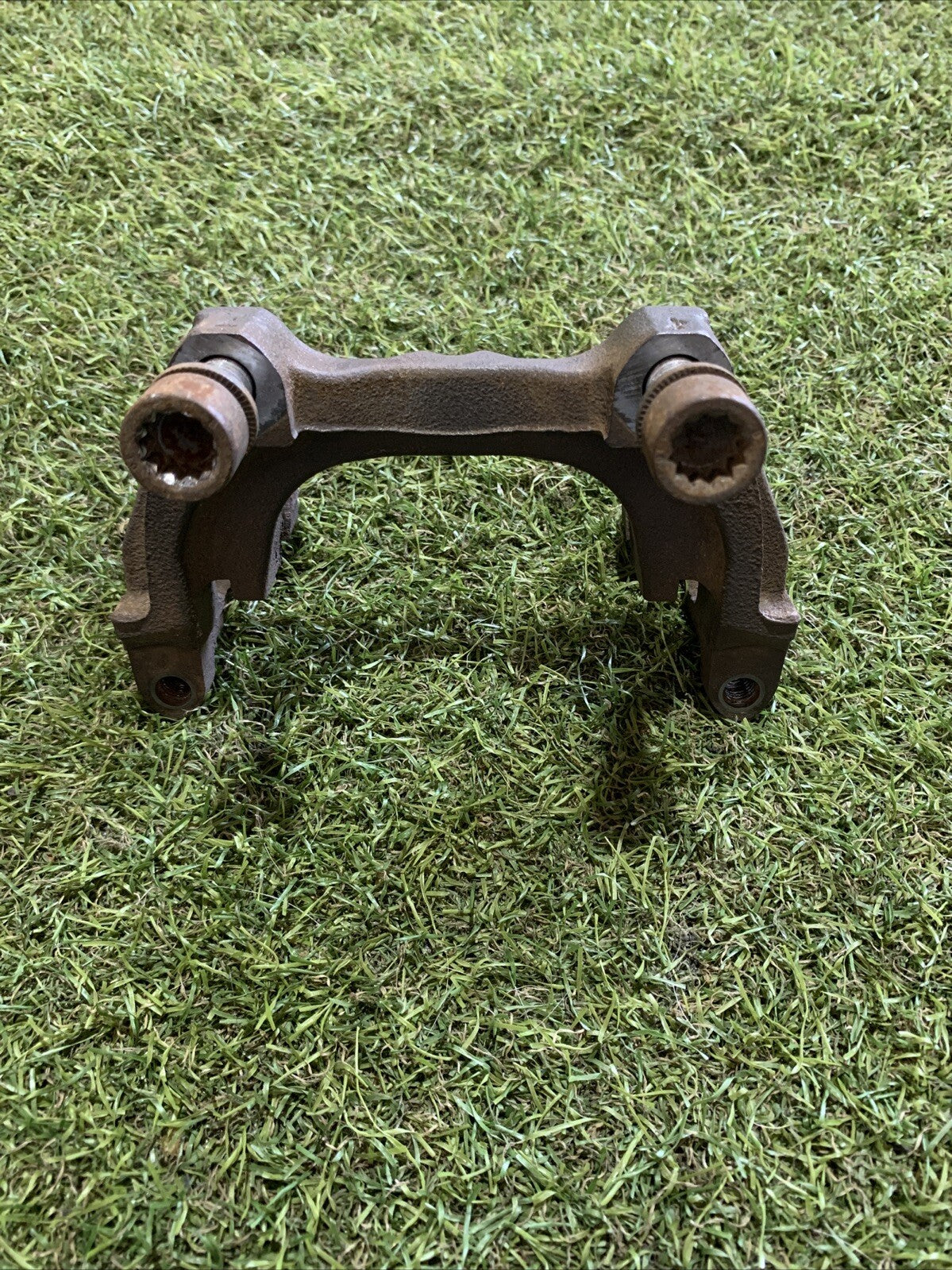 Porta Pinza Freno Posteriore Destra Volkswagen Golf 7 (2)