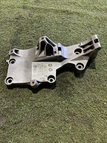 Supporto Alternatore Volkswagen Golf 5 2.0 Diesel 03G903143A