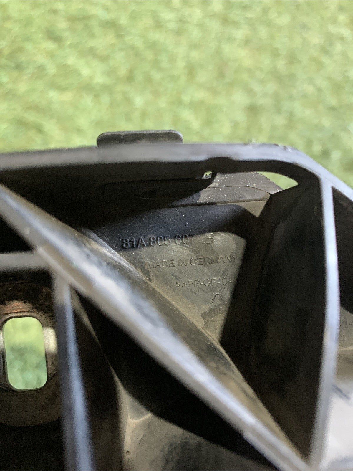 Staffa Faro Anteriore Sinistro Audi Q2 81A805607B