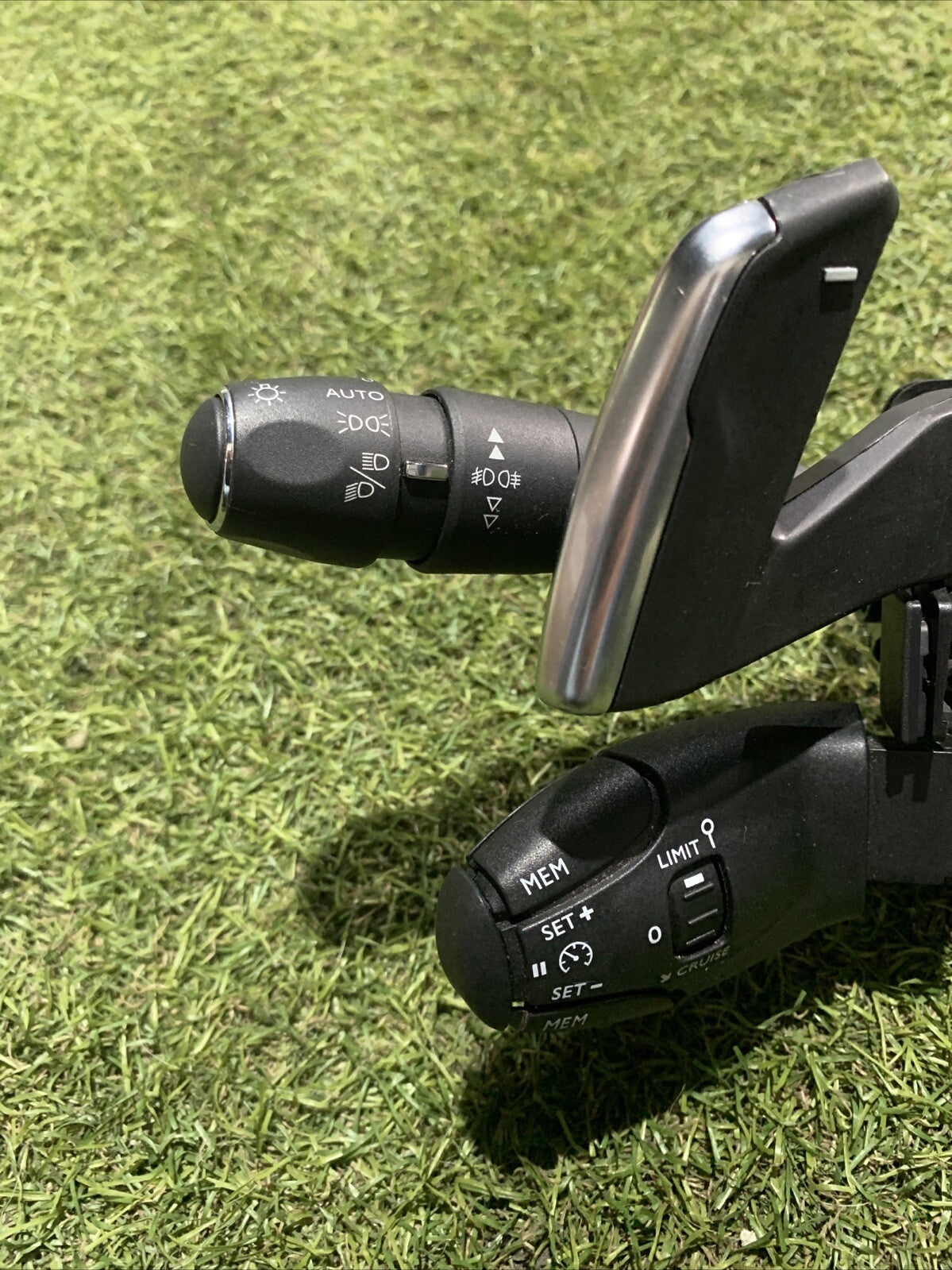 DEVIOLUCI CON PALETTE PEUGEOT 2008 Serie 98312547ZD (19 )